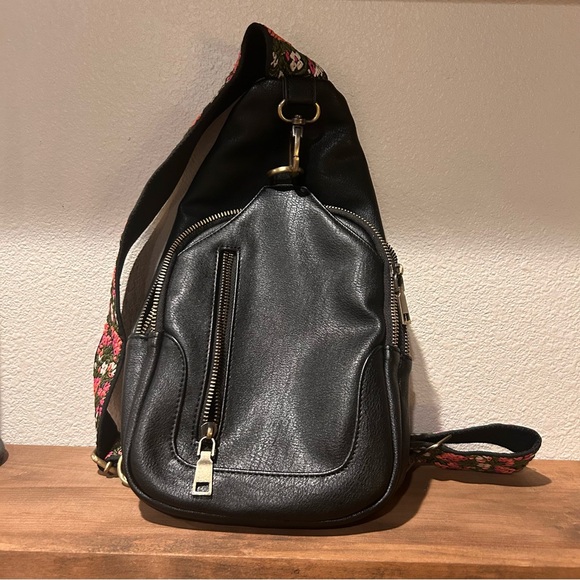 Antik Kraft Tasha crossbody sling bag with a floral embroidered webbing strap - Picture 9 of 9